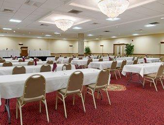 Hotel Ramada Convention Center Eau Claire Exteriér fotografie